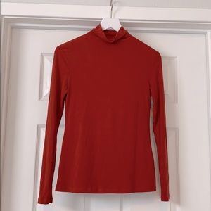 🛍3/$15 Burnt Orange Turtleneck Top